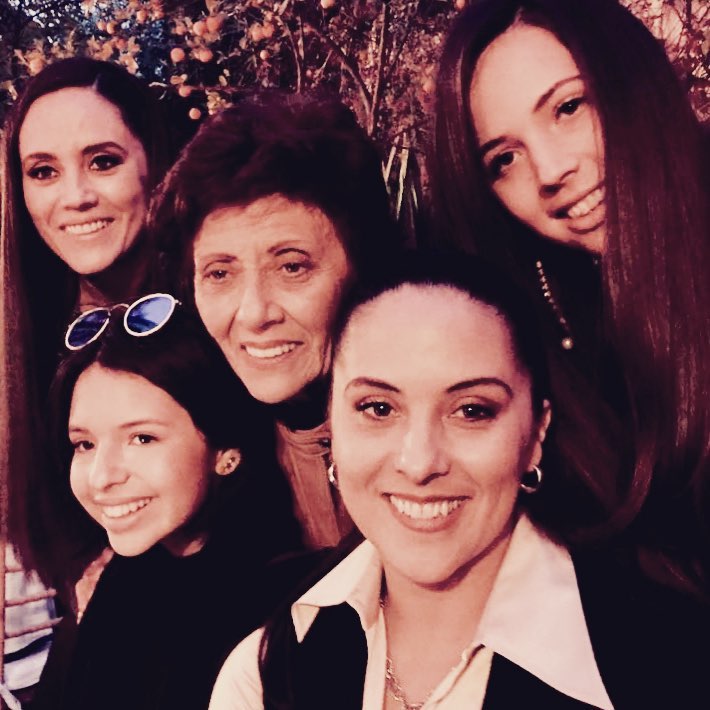 Aneliz Aguilar Alvaraz with her mother, sister, and family members